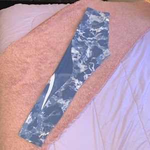 PINK Victoria’s Secret Leggings blue and white